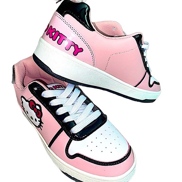 Hello Kitty by Sanrio ~ casual court shoe NWT - Picture 1 of 6